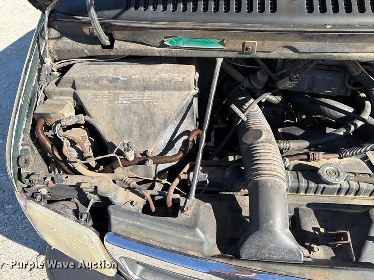 image for item FT6386 1995 Dodge Ram Wagon van