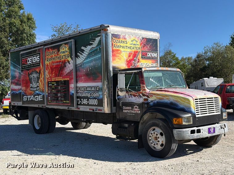 image for item FT6387 2000 International 4700 box truck