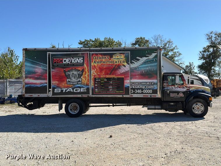 image for item FT6387 2000 International 4700 box truck