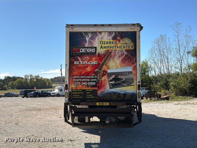 image for item FT6387 2000 International 4700 box truck