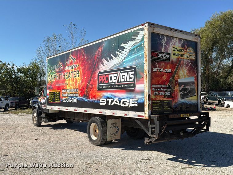image for item FT6387 2000 International 4700 box truck