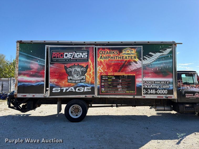image for item FT6387 2000 International 4700 box truck