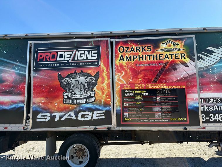 image for item FT6387 2000 International 4700 box truck
