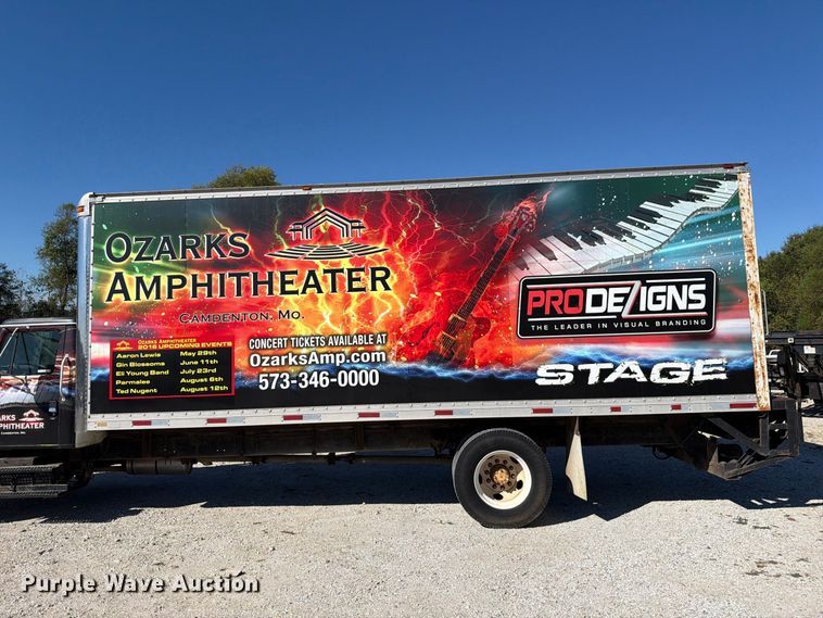 image for item FT6387 2000 International 4700 box truck