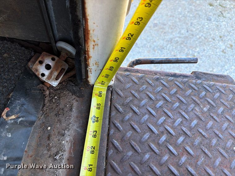 image for item FT6387 2000 International 4700 box truck