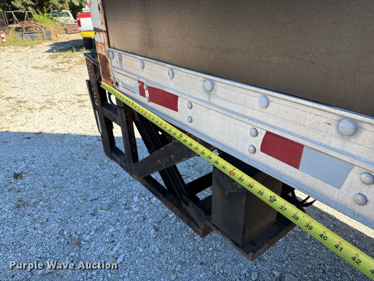 image for item FT6387 2000 International 4700 box truck