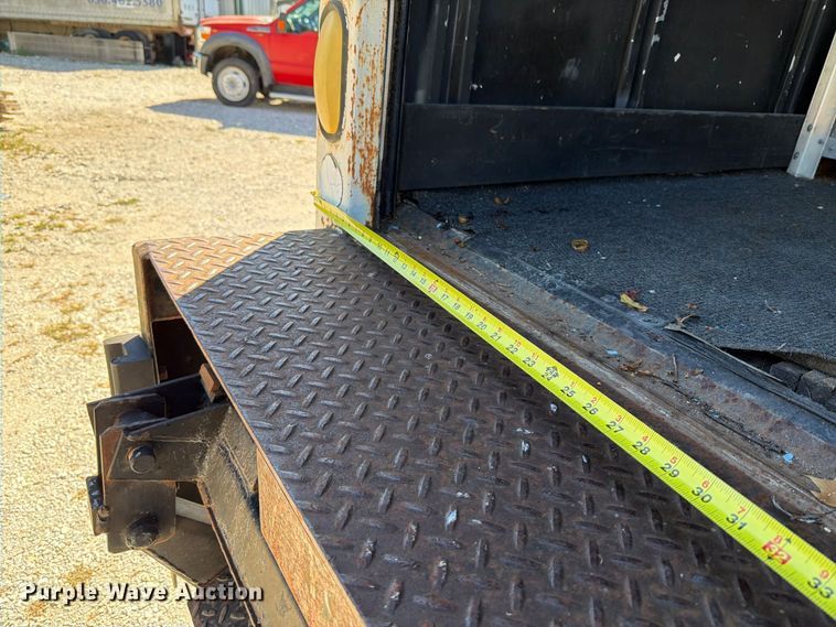 image for item FT6387 2000 International 4700 box truck