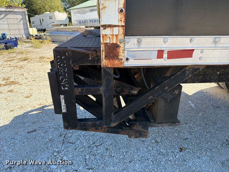 image for item FT6387 2000 International 4700 box truck