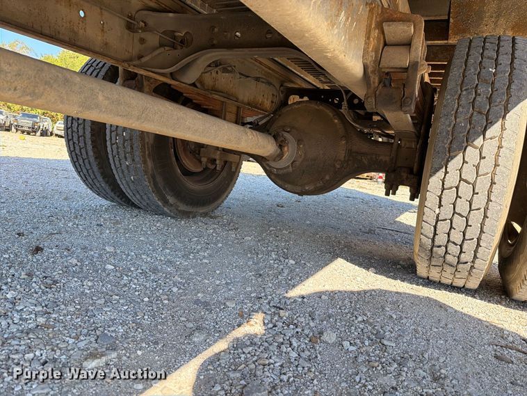 image for item FT6387 2000 International 4700 box truck
