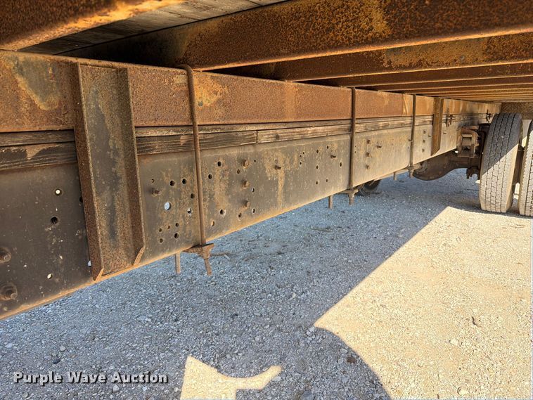 image for item FT6387 2000 International 4700 box truck