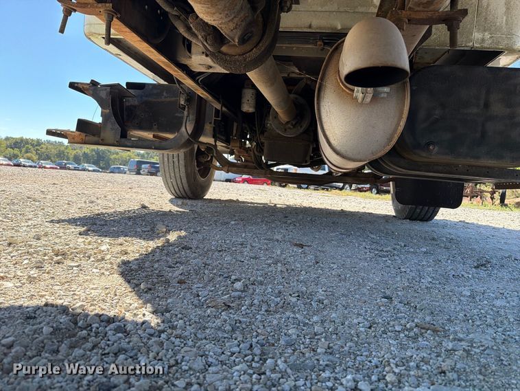 image for item FT6387 2000 International 4700 box truck