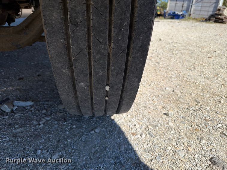 image for item FT6387 2000 International 4700 box truck