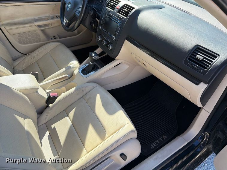 image for item FT6388 2010 Volkswagen Jetta TDI 
