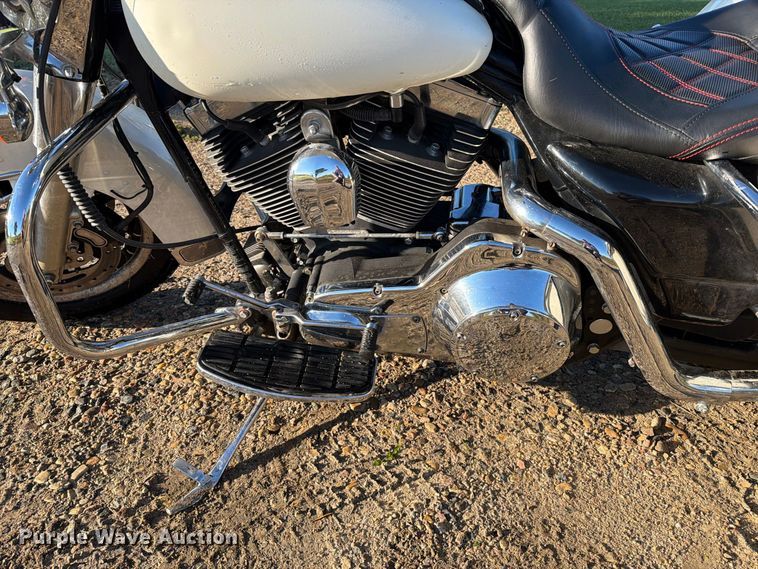 image for item FT6733 2005 Harley-Davidson Road King Police motorcycle