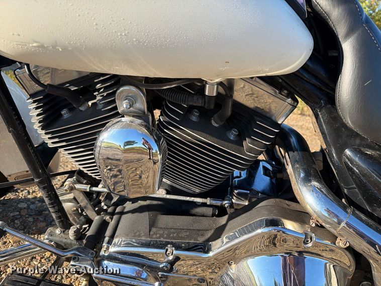 image for item FT6733 2005 Harley-Davidson Road King Police motorcycle