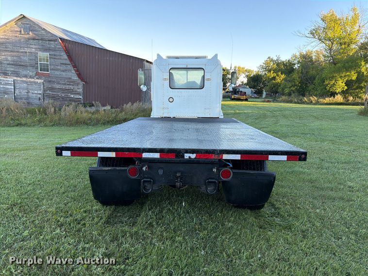 image for item FT6736 1995 Freightliner USF-1E flatbed truck