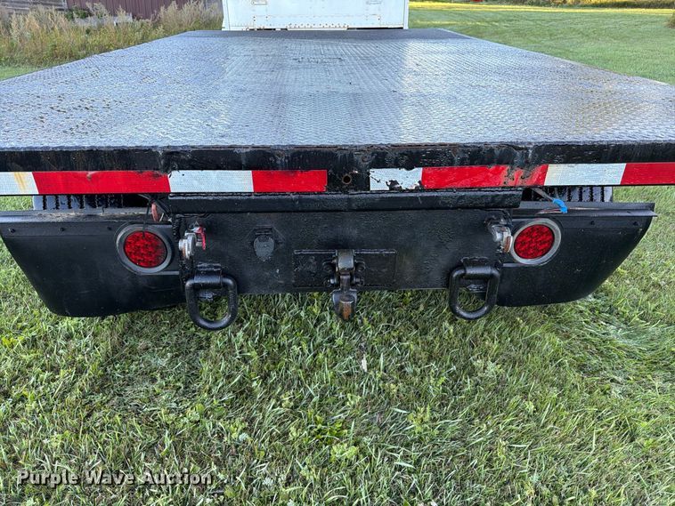 image for item FT6736 1995 Freightliner USF-1E flatbed truck