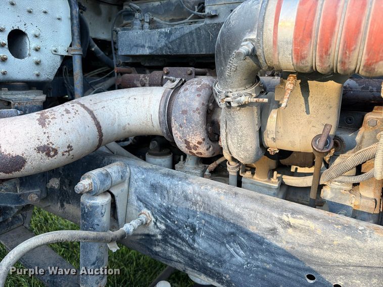 image for item FT6736 1995 Freightliner USF-1E flatbed truck