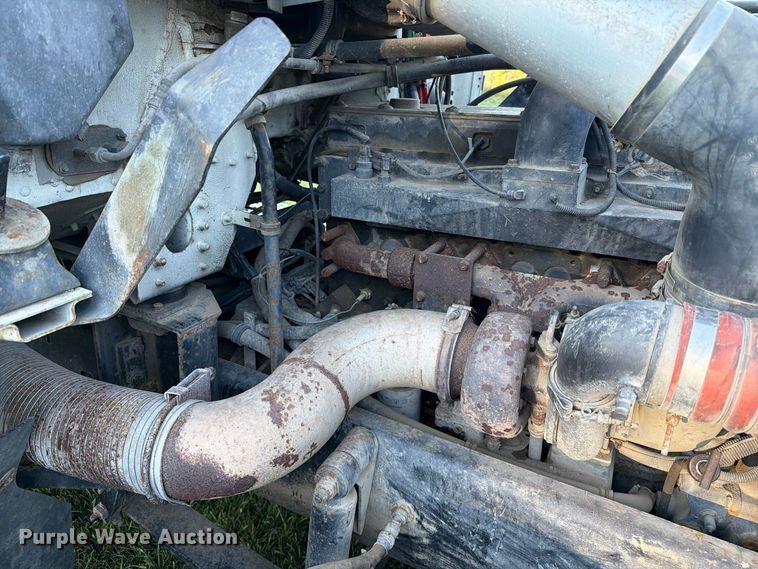 image for item FT6736 1995 Freightliner USF-1E flatbed truck