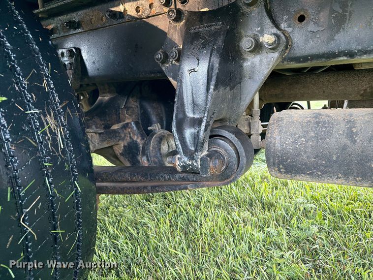 image for item FT6736 1995 Freightliner USF-1E flatbed truck
