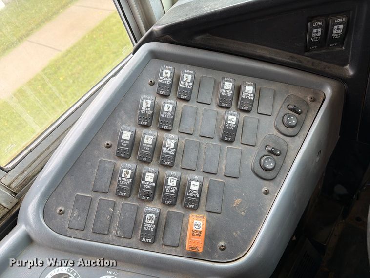 image for item FT6737 2009 IC Bus PB105 school bus