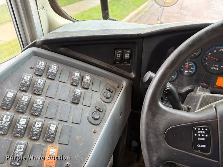 image for item FT6737 2009 IC Bus PB105 school bus
