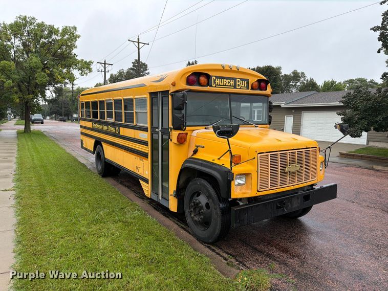image for item FT6739 1996 Chevrolet Bluebird school bus