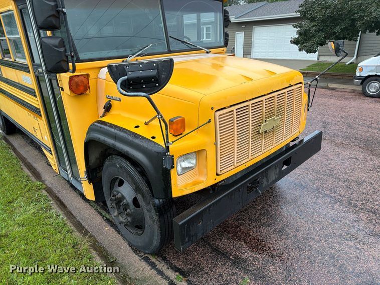 image for item FT6739 1996 Chevrolet Bluebird school bus