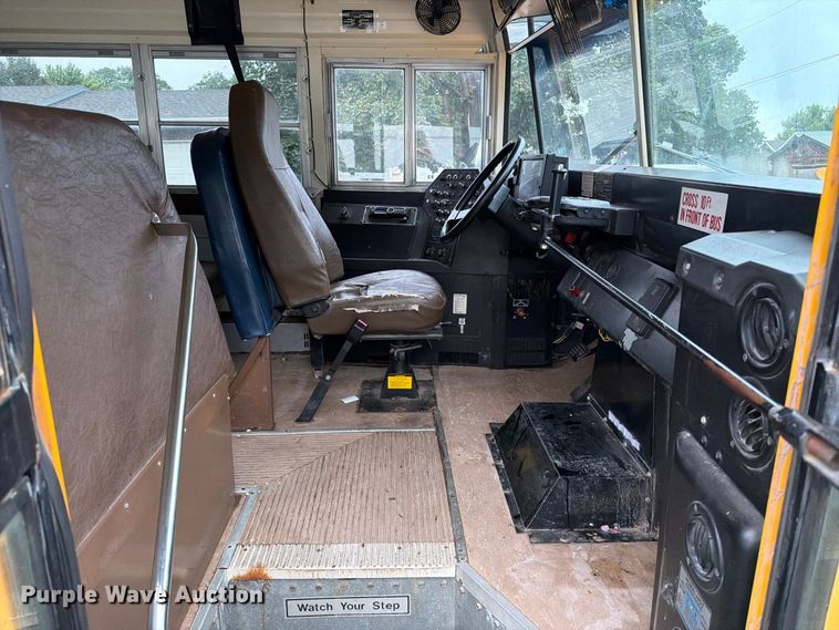 image for item FT6739 1996 Chevrolet Bluebird school bus
