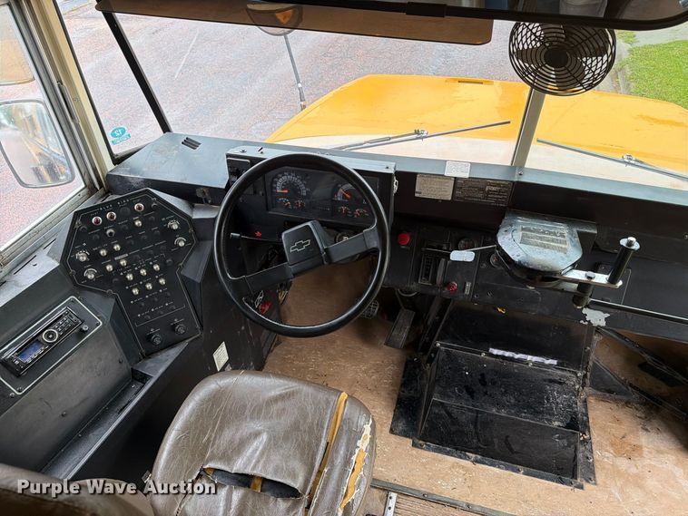 image for item FT6739 1996 Chevrolet Bluebird school bus