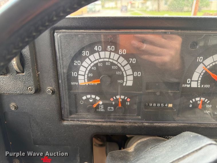 image for item FT6739 1996 Chevrolet Bluebird school bus