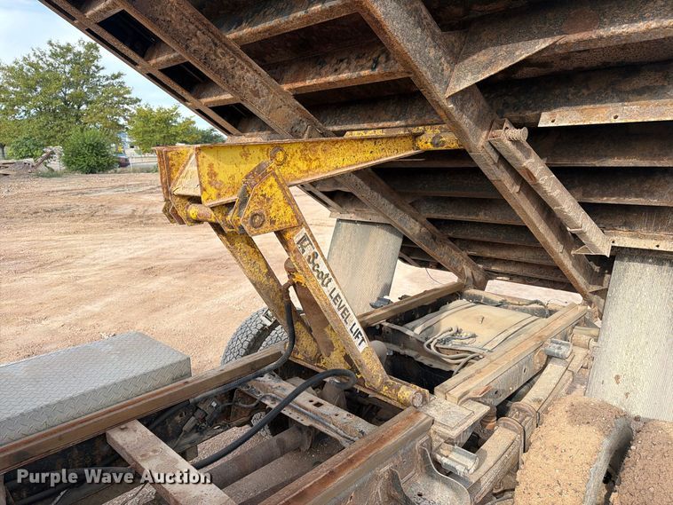 image for item FT6833 2013 Ford F350 Super Duty dump flatbed pickup truck