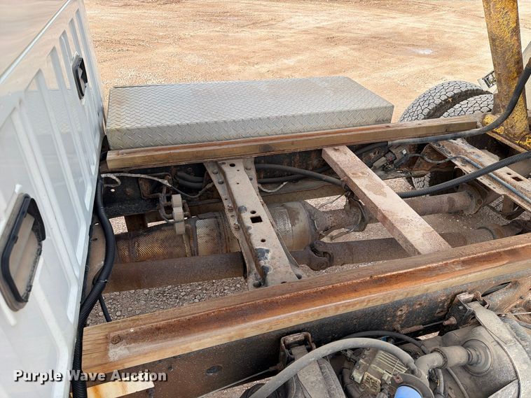 image for item FT6833 2013 Ford F350 Super Duty dump flatbed pickup truck