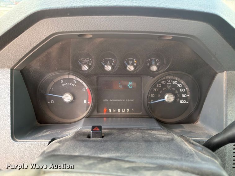 image for item FT6833 2013 Ford F350 Super Duty dump flatbed pickup truck