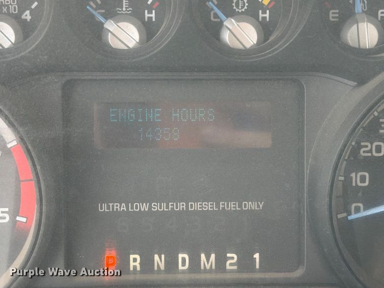 image for item FT6833 2013 Ford F350 Super Duty dump flatbed pickup truck