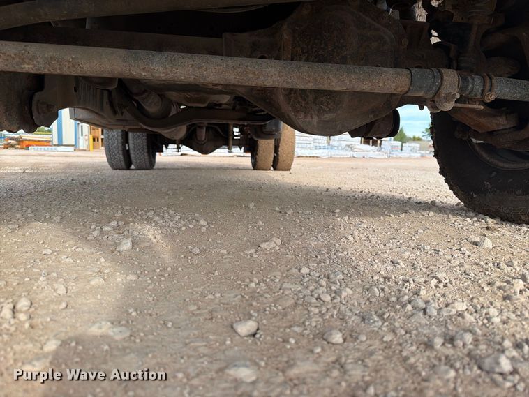 image for item FT6833 2013 Ford F350 Super Duty dump flatbed pickup truck