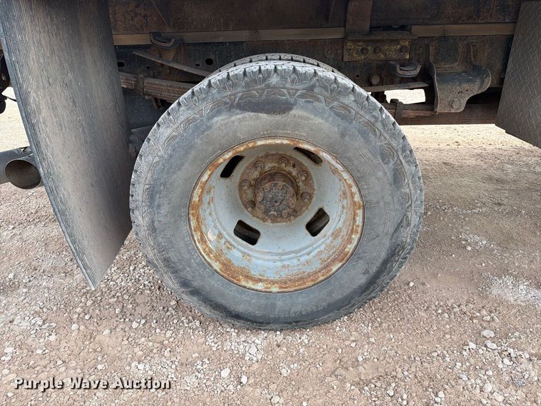 image for item FT6833 2013 Ford F350 Super Duty dump flatbed pickup truck