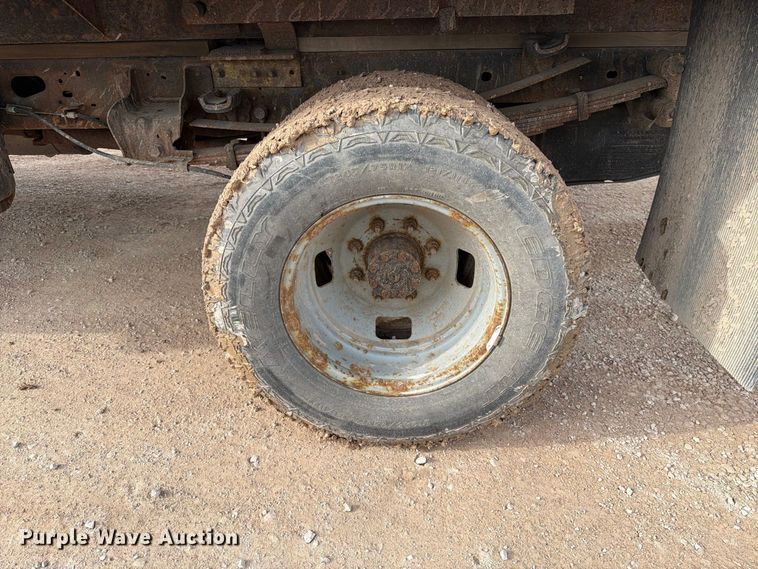 image for item FT6833 2013 Ford F350 Super Duty dump flatbed pickup truck