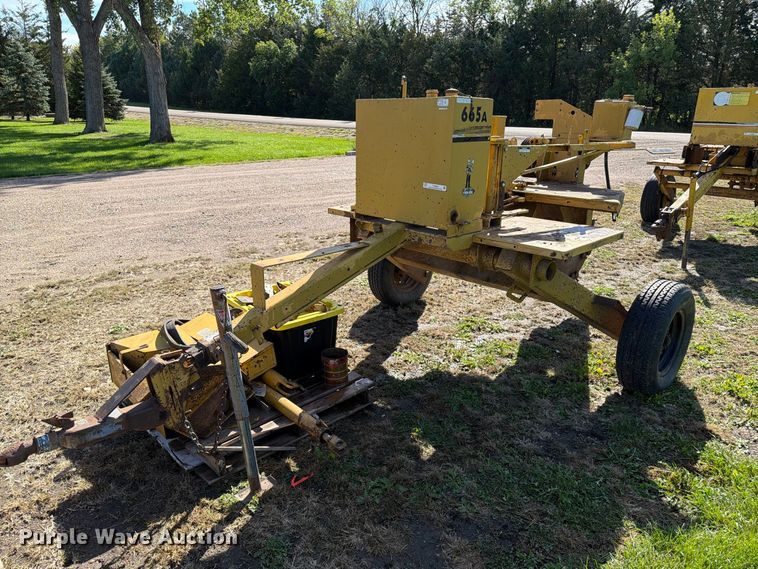 image for item FT6838 1988 Vermeer 665A stump grinder