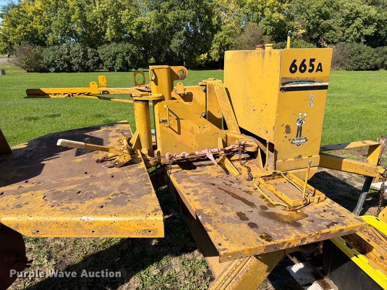 image for item FT6838 1988 Vermeer 665A stump grinder
