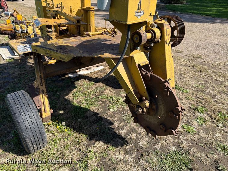 image for item FT6838 1988 Vermeer 665A stump grinder