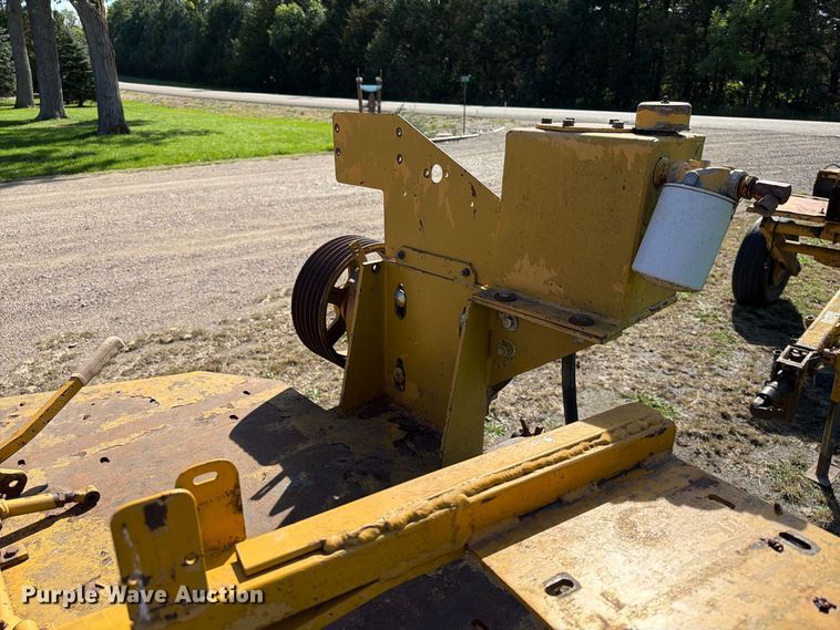 image for item FT6838 1988 Vermeer 665A stump grinder