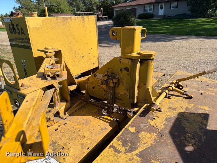 image for item FT6838 1988 Vermeer 665A stump grinder