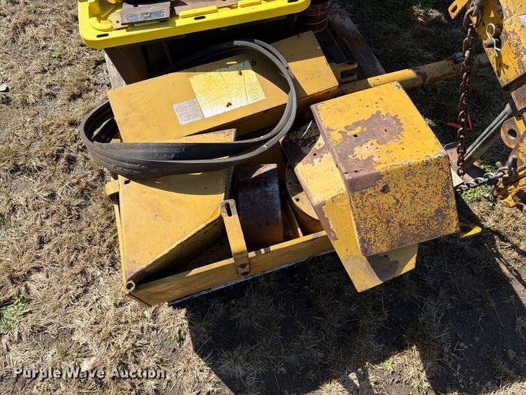 image for item FT6838 1988 Vermeer 665A stump grinder