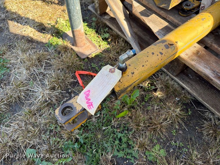 image for item FT6838 1988 Vermeer 665A stump grinder
