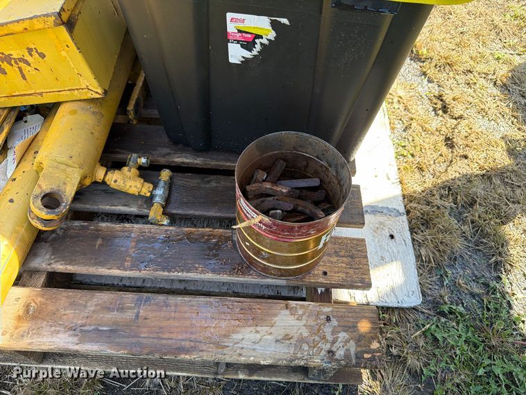 image for item FT6838 1988 Vermeer 665A stump grinder