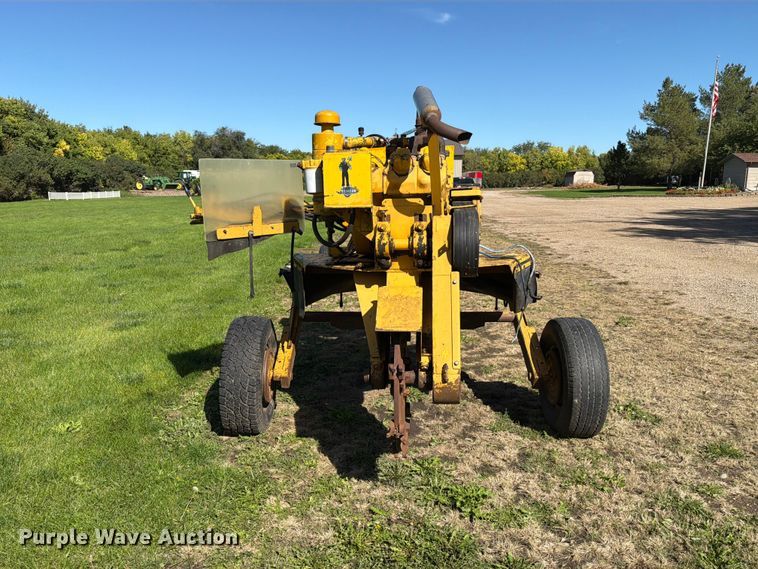 image for item FT6839 1980 Vermeer 655A wood chipper