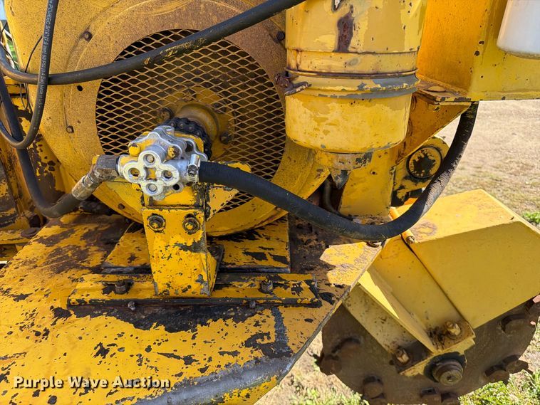 image for item FT6839 1980 Vermeer 655A wood chipper