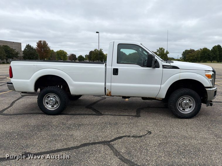 image for item FT7512 2013 Ford F250 Super Duty pickup truck