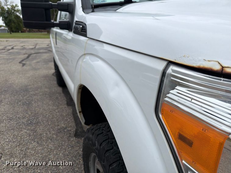 image for item FT7512 2013 Ford F250 Super Duty pickup truck